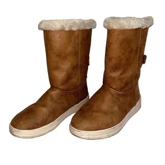 Shoes - Cat & Jack brown tan white faux leather furry boots kids size 4 / women’s size 6